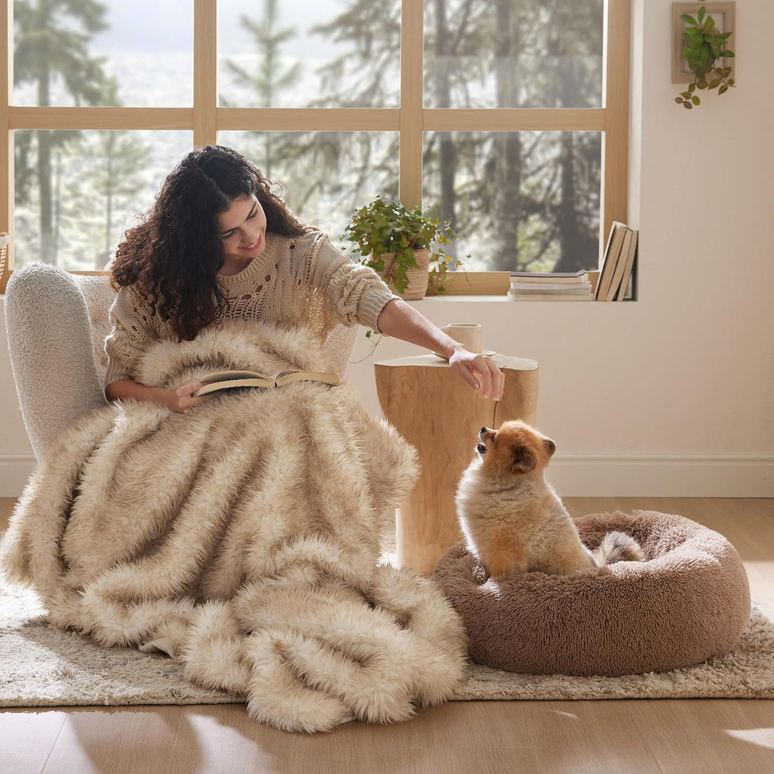 Non Slip Round Fluffy Plush Pet Bed For Indoor Comfort