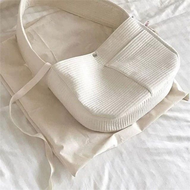 Handmade Breathable Pet Shoulder Carrier Bag For Outdoor Travel