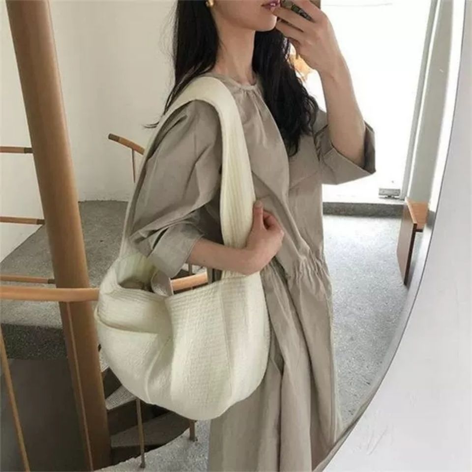 Handmade Breathable Pet Shoulder Carrier Bag For Outdoor Travel